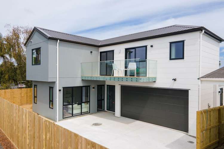 84A Tiraumea Drive Pakuranga_1