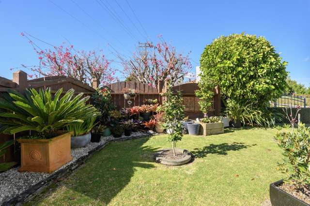 1/8 Cheyne Road (Cotswold Court) Pyes Pa_4