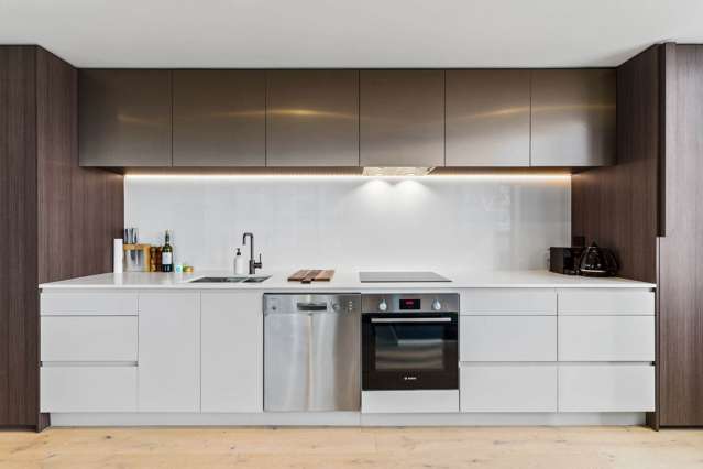 2103/10 Commerce Street City Centre_4