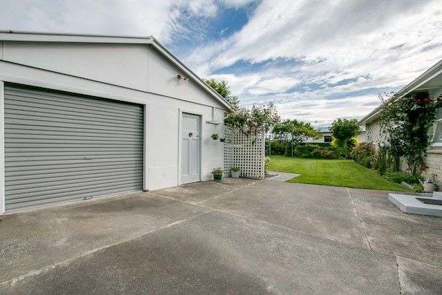 33 Holyrood Street Taradale_2