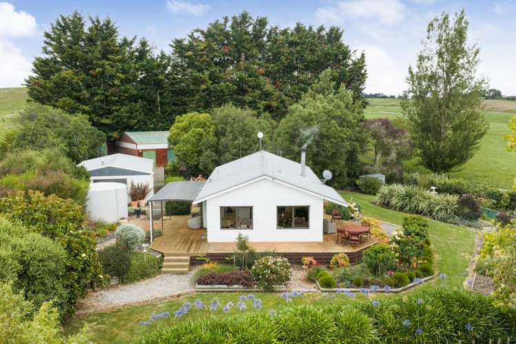 1141 Makino Road Halcombe_16