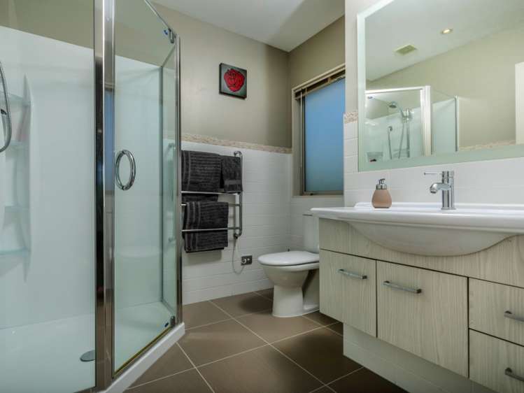 7 Miromiro Street Greenhithe_13