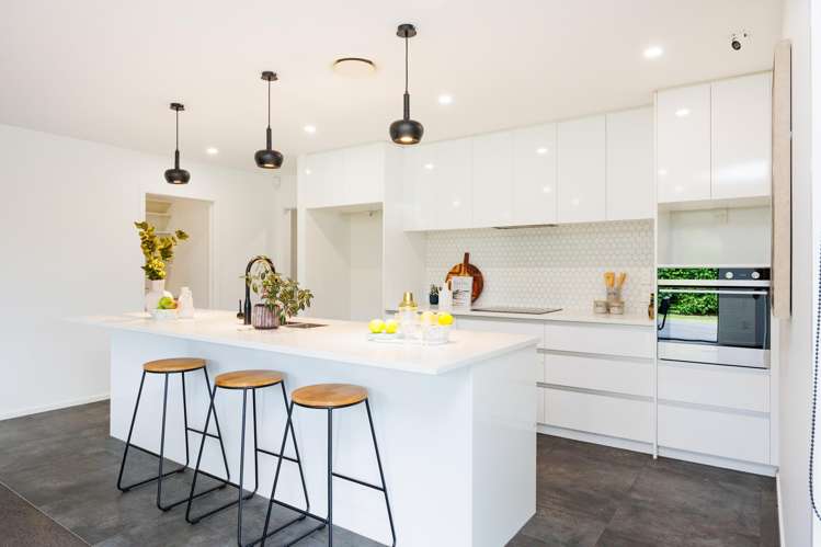 324A College Street West End_16