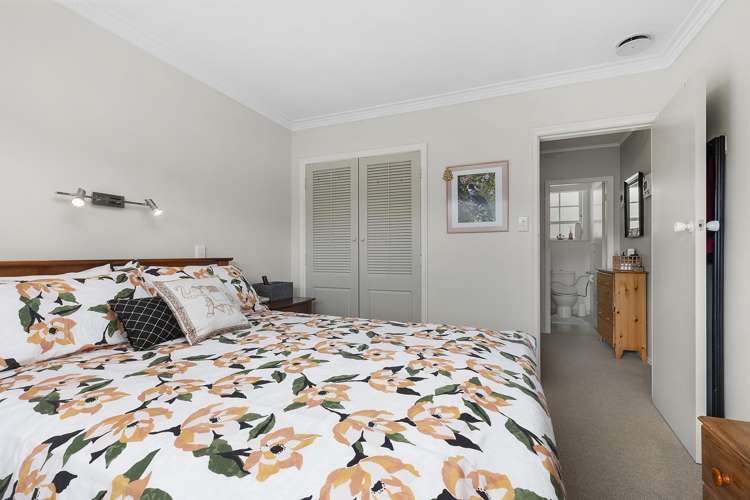 5 Ridd Crescent Karori_9