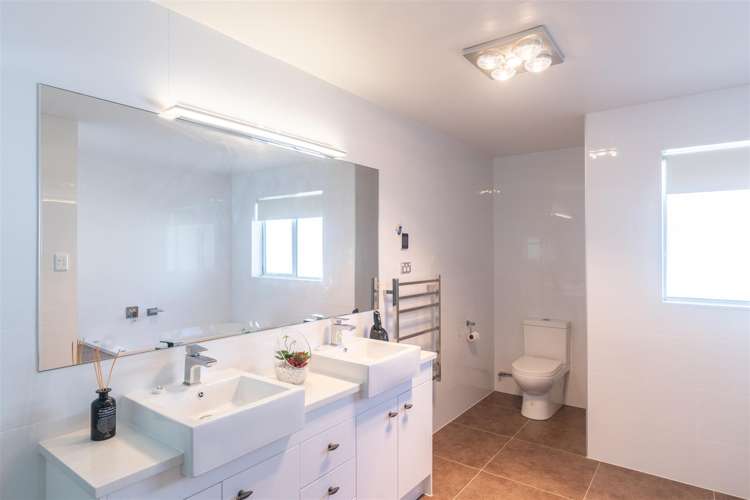 45 Rosewell Crescent Flat Bush_12