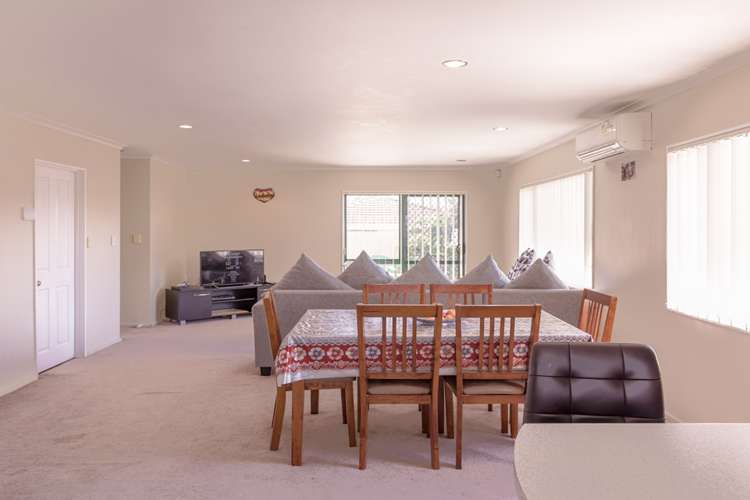 53 Castlefinn Drive Manurewa_3