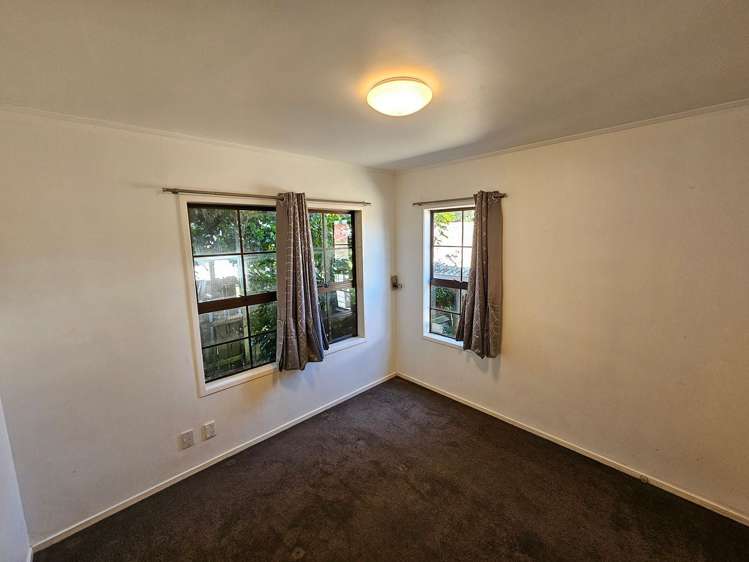 57 Gills Road Bucklands Beach_11