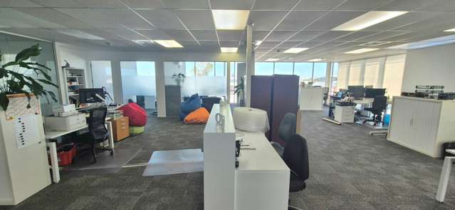 Level 2/34 Barrys Point Road Takapuna_1