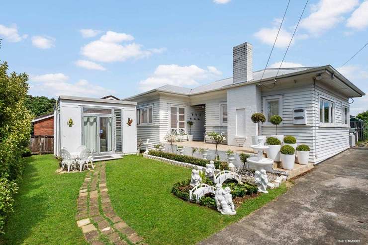 block of motel units at 47 Balmoral Road, Mount Eden, Auckland