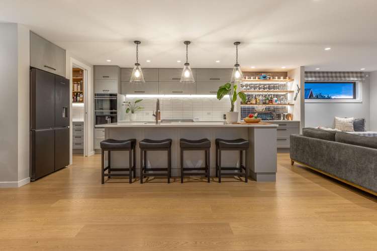 14 Rotorua Grove Aotea_4