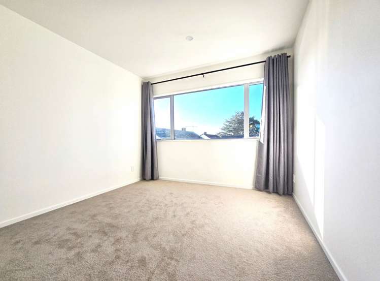 8D Taurima Avenue Pt England_16