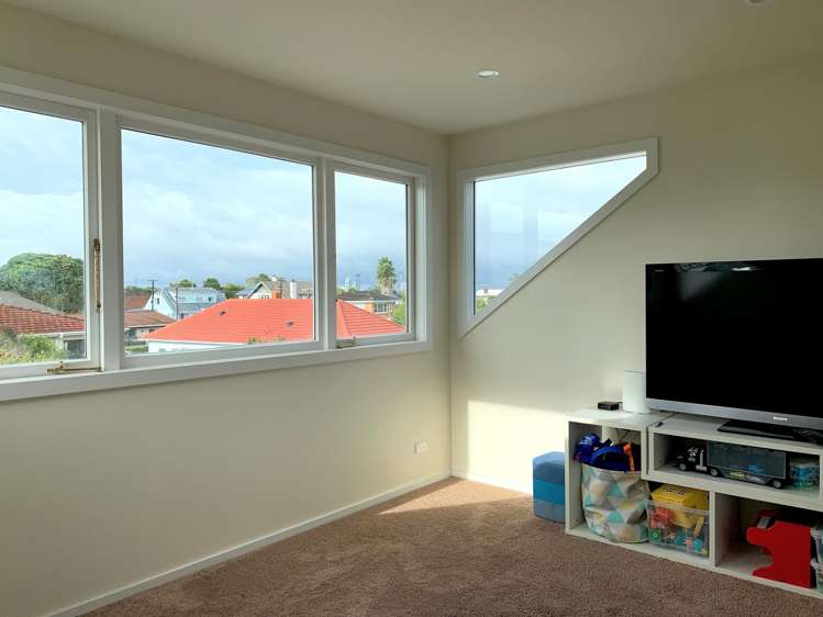 3 Egremont Street Belmont_12