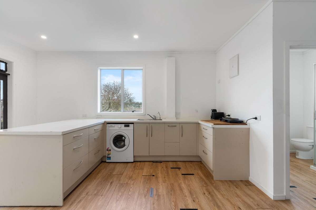 53 Heron Avenue East_2