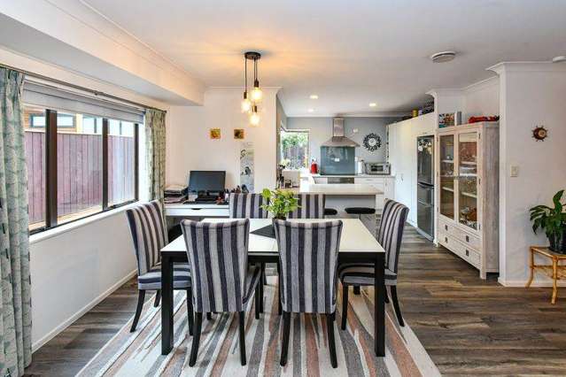 2/27 Queen Street Papakura_3