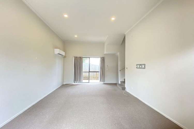 2/2 Swan Hill Drive Glen Eden_1