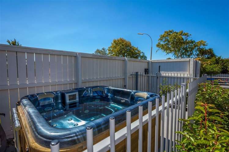 8 West-Watson Avenue Hillmorton_9