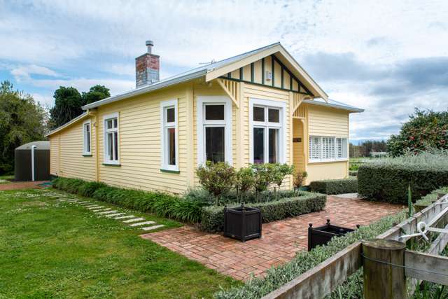 56 Raymond Road Haumoana_1