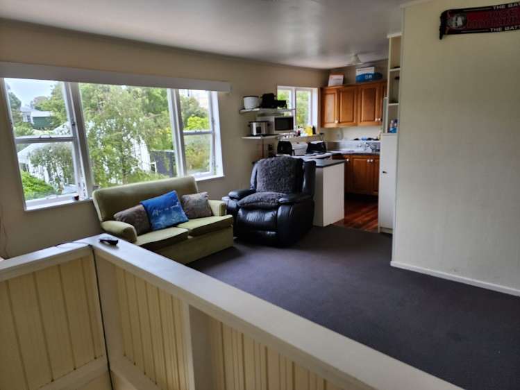 Lower Flat/10A Norna Crescent Kelburn_1