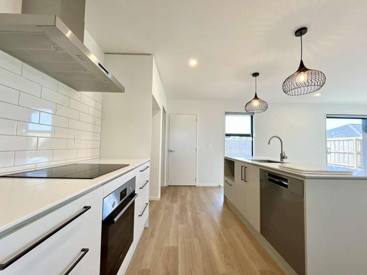 44 Lennon Drive 11103_2