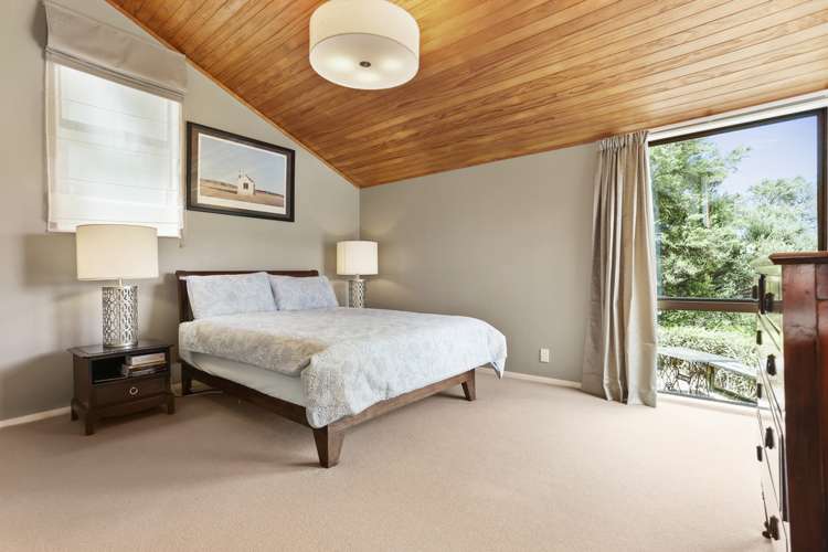 1160 Huia Road Huia_10