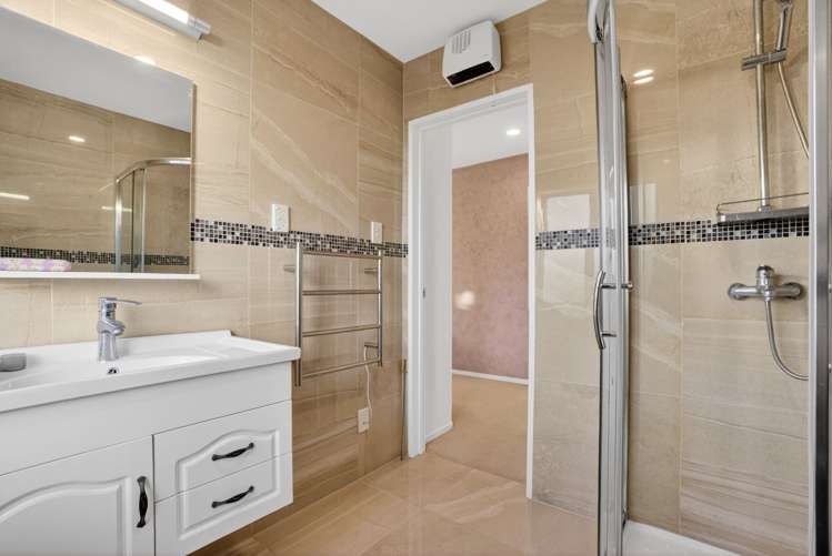 216 Alec Craig Way Gulf Harbour_20