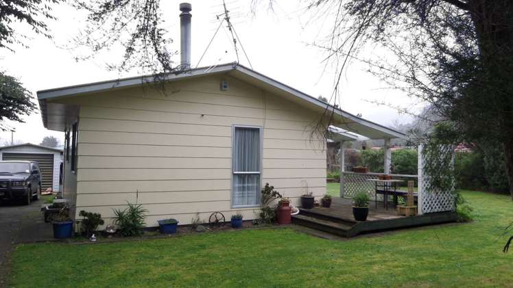 3 Skipage Grove Featherston_12