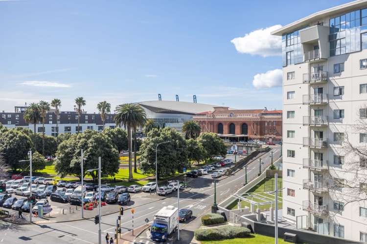 613/133 Beach Road Auckland Central_15