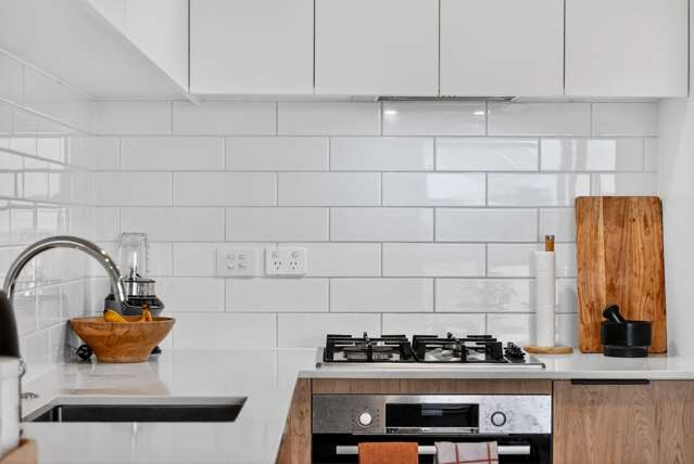 Unit 202/28 Shortfin Place Flat Bush_4