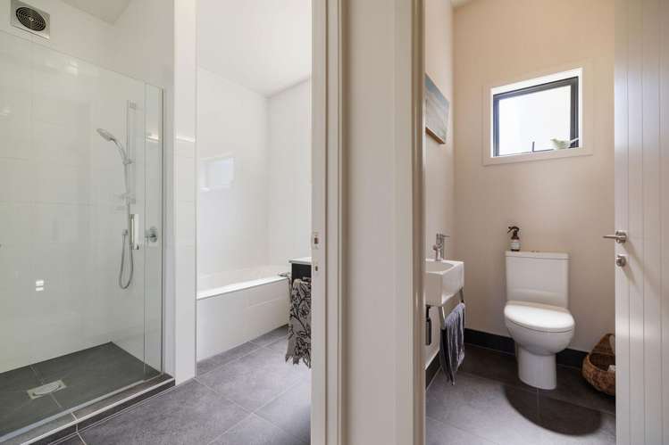 70 Wynyard Crescent Fernhill_16