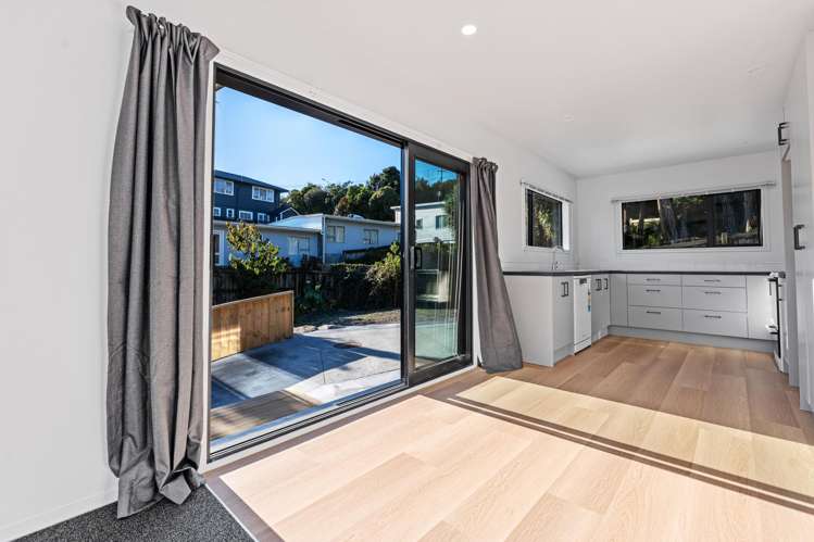 Units 1 and 2/10A Awanui Street Merrilands_13