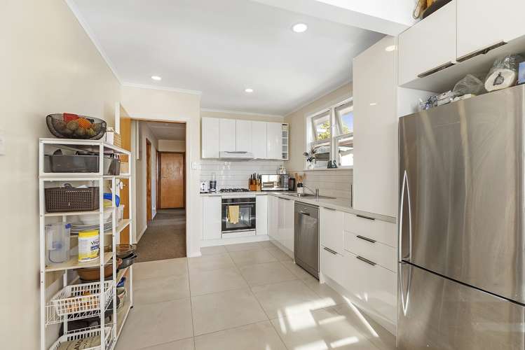 57 Leicester Street Cannons Creek_12