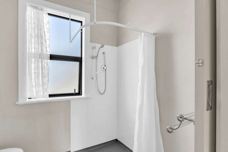 5 Banks Street Tolaga Bay_20