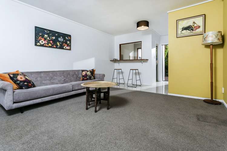 2/4 Coronation Road Glenfield_16