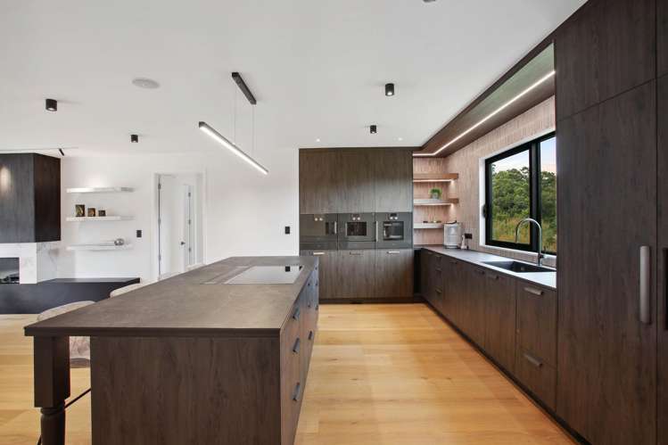 28a Oliver Twist Avenue Mellons Bay_16