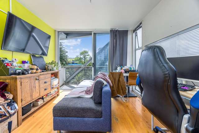 Flat 4B/8 Scotia Place City Centre_4