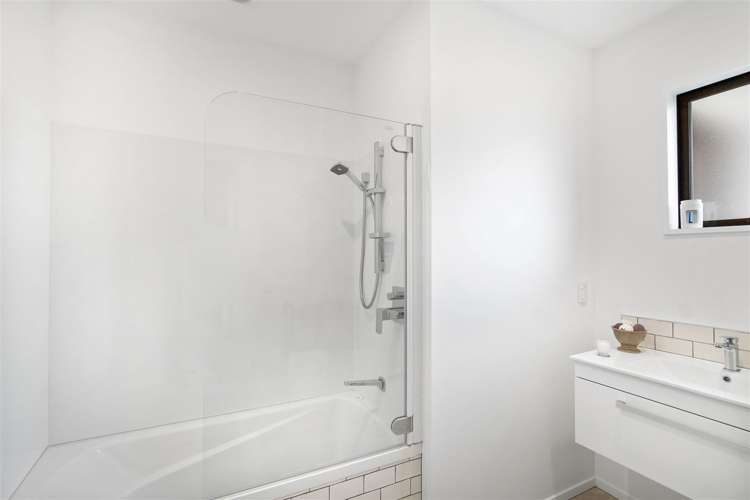 10 Growers Lane Woolston_13