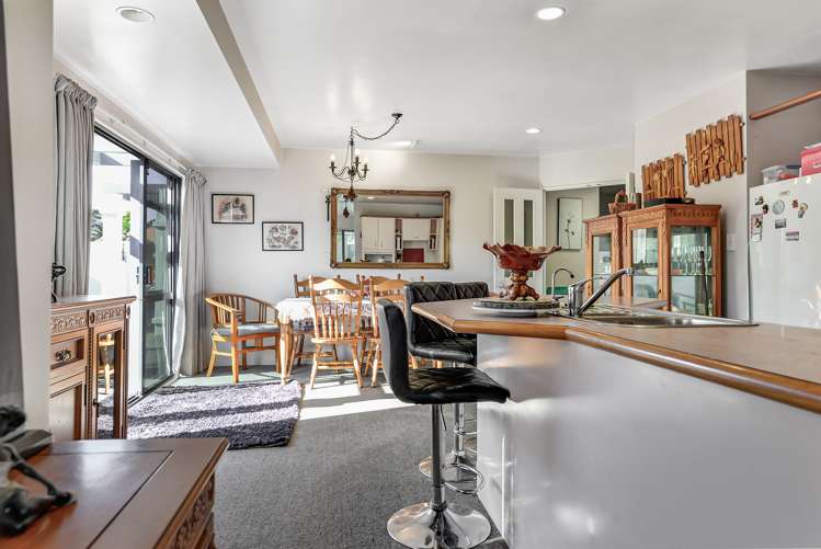 21 Ayrshire Drive Grandview Heights_12