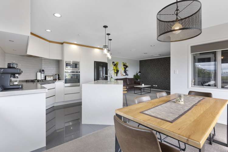 233 King Road Inglewood_8