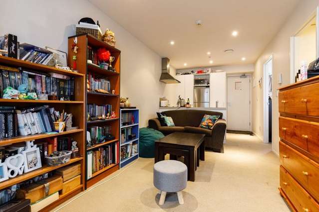 1217/74 Taranaki Street 2185_4