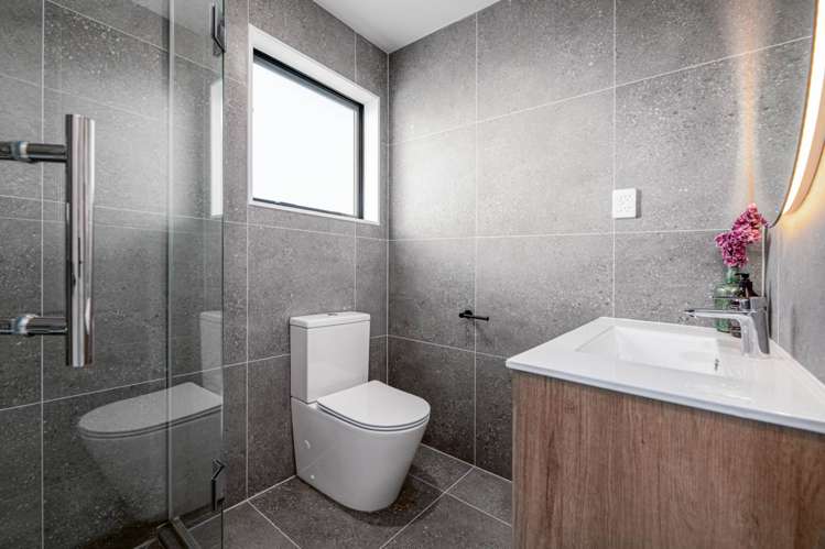 8/110 Beach Road Te Atatu Peninsula_9