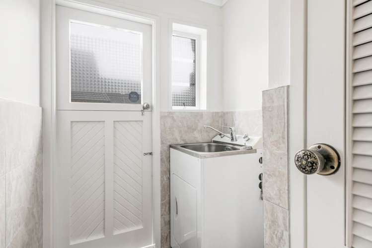 32 Akoranga Drive Northcote_16