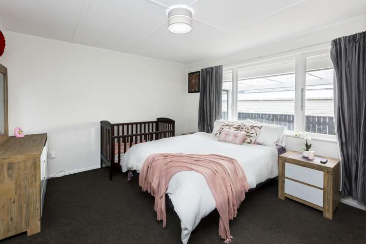 21 Totara Park Road Clouston Park_17