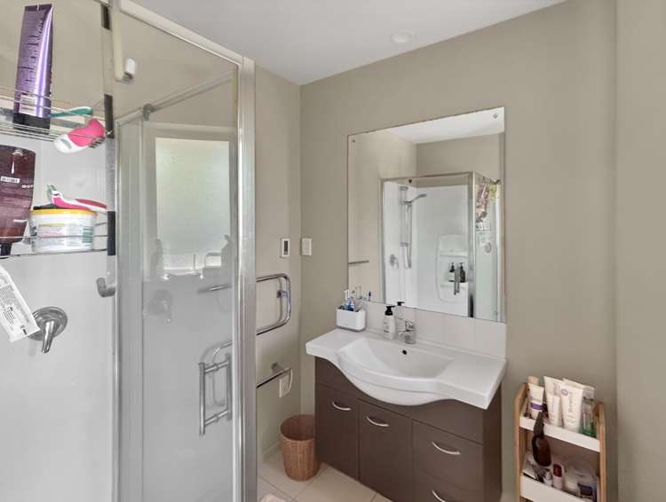 24 John Campbell Crescent 1454_5