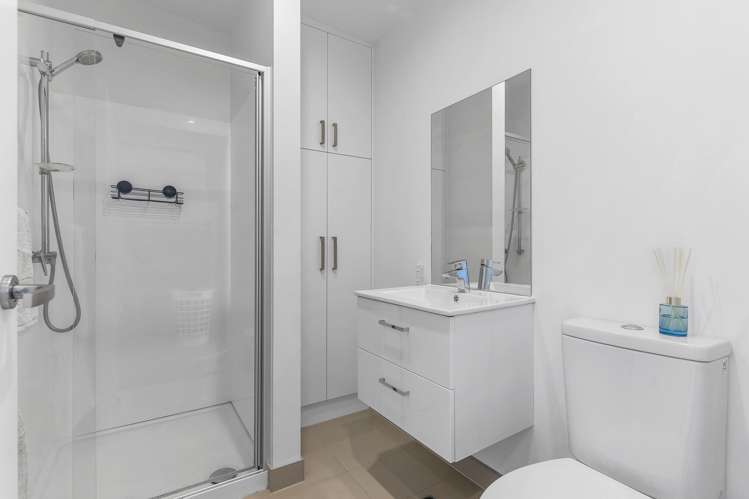 2/15 Chivalry Road Glenfield_8