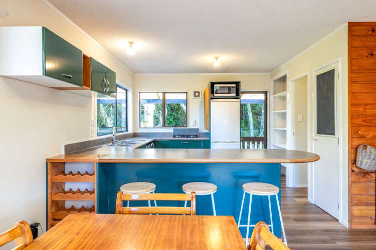 11a Beatty Parade Surfdale_1