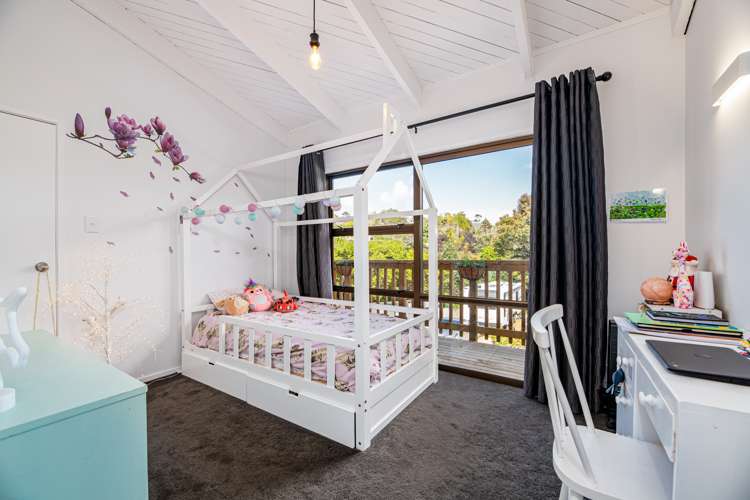 5 Derwent Crescent Titirangi_13