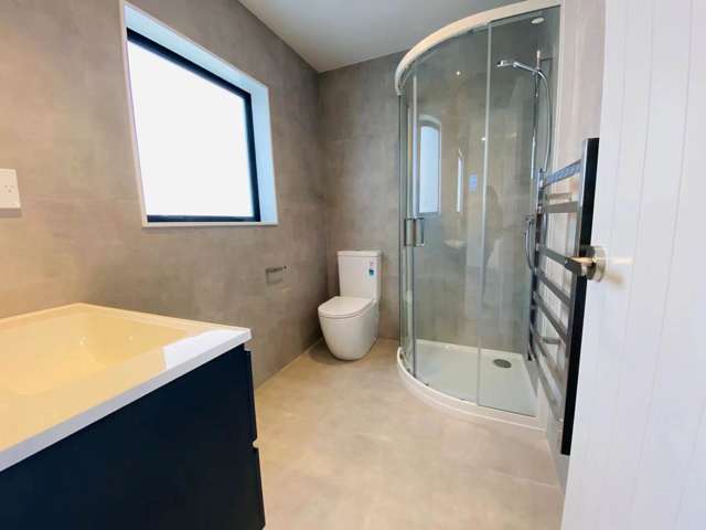 2/39 Lyndhurst Road Te Atatu South_3