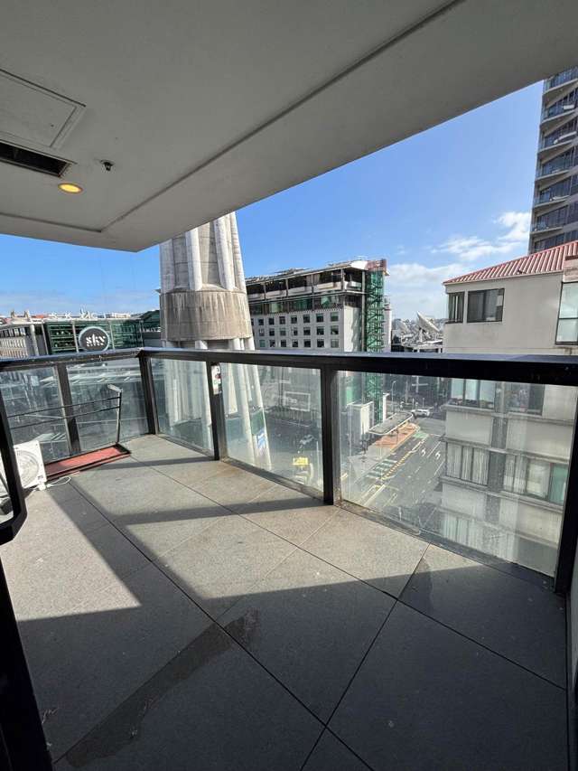 902b/75 Victoria Street West City Centre_3
