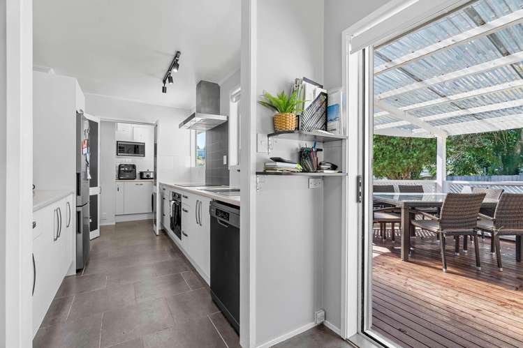 42 Resolution Road Welcome Bay_10