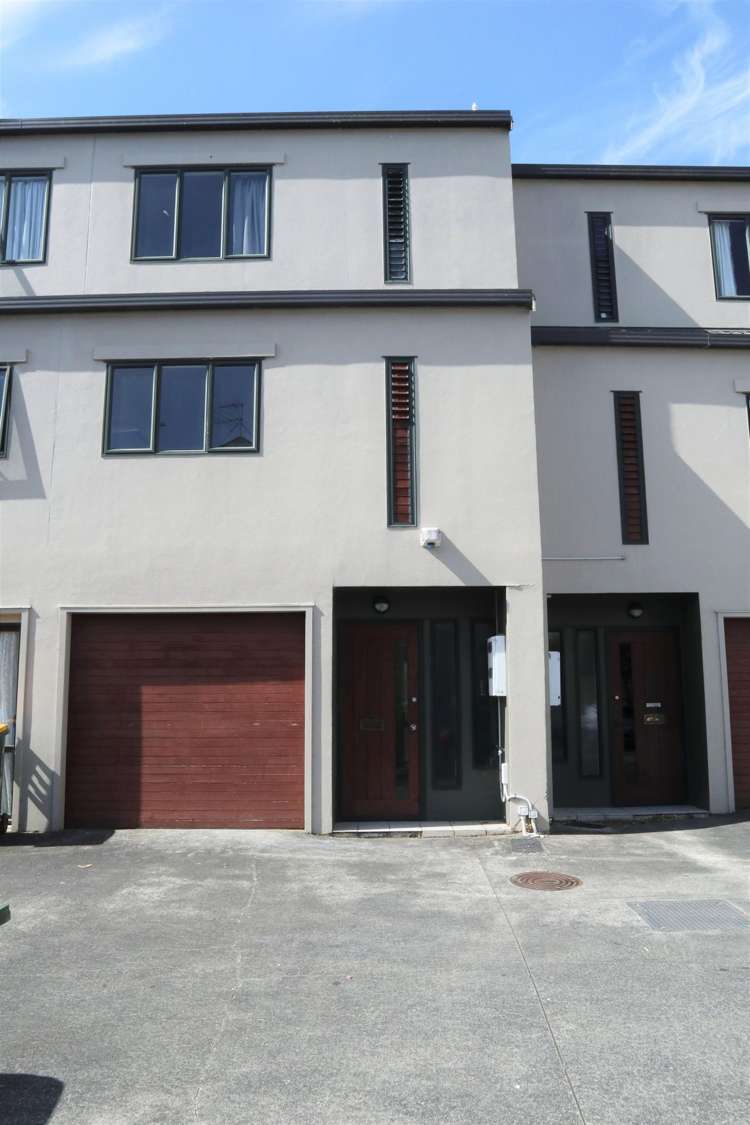 2/12 Ambrico Place New Lynn_9